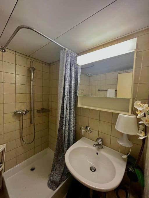 Apartment Near Central Station Цюрих Экстерьер фото